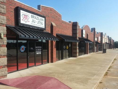 metal-awnings-storefront-cover-steel-awning-canopy